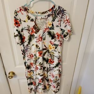 Floral keyhole dress